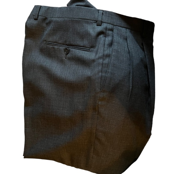 Hart Schaffner Marx Classic Suit Charcoal Grey Cuff/Pleated Pants 44R Drycleaned - Picture 15 of 16